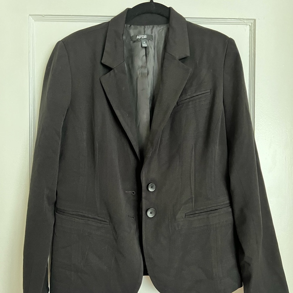 Black blazer like new with button detail
